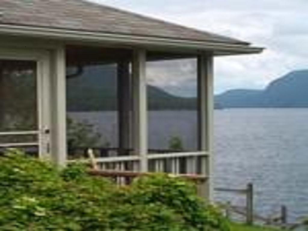 Willoughvale Inn Westmore Newport Экстерьер фото